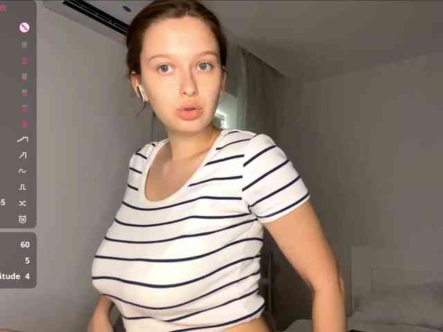 HanaHaeussler webcam