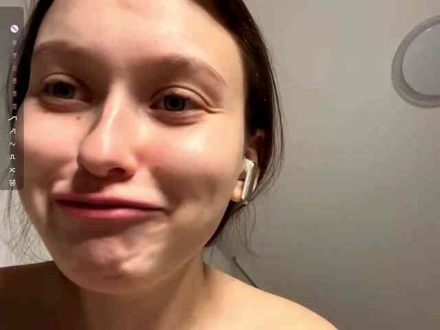 HanaHaeussler webcam