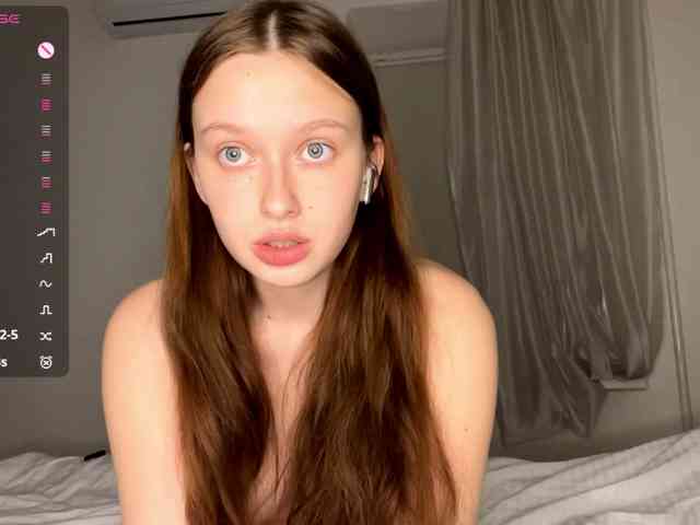 HanaHaeussler webcam