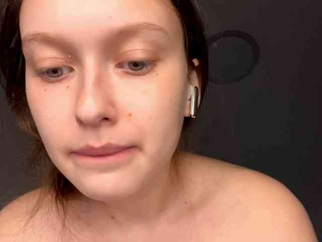 HanaHaeussler webcam
