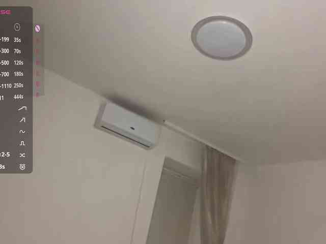 HanaHaeussler webcam