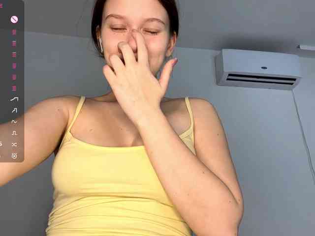 HanaHaeussler webcam