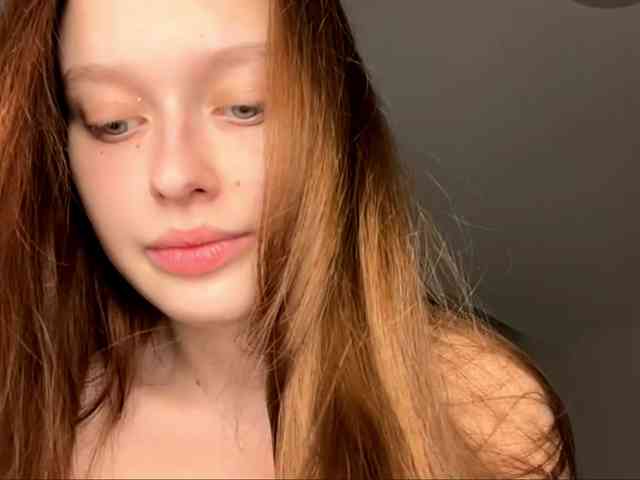 HanaHaeussler webcam