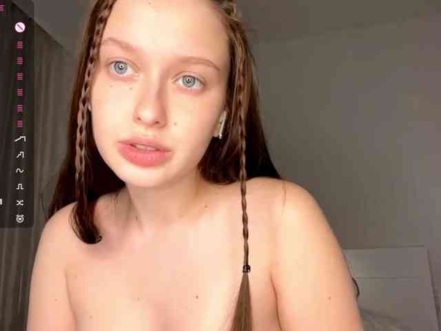 HanaHaeussler webcam