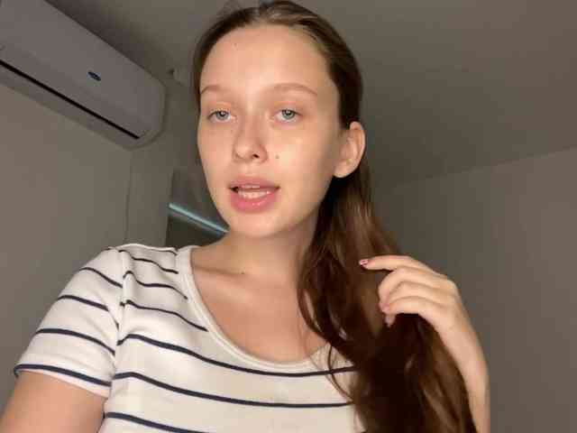 HanaHaeussler webcam