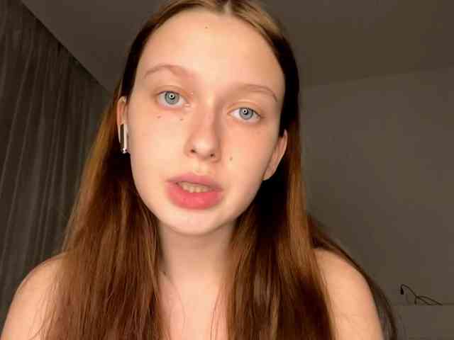 HanaHaeussler webcam