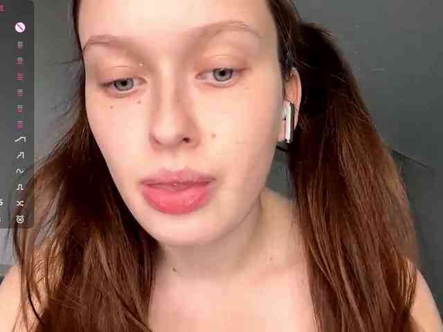 HanaHaeussler webcam