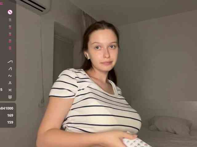 HanaHaeussler webcam