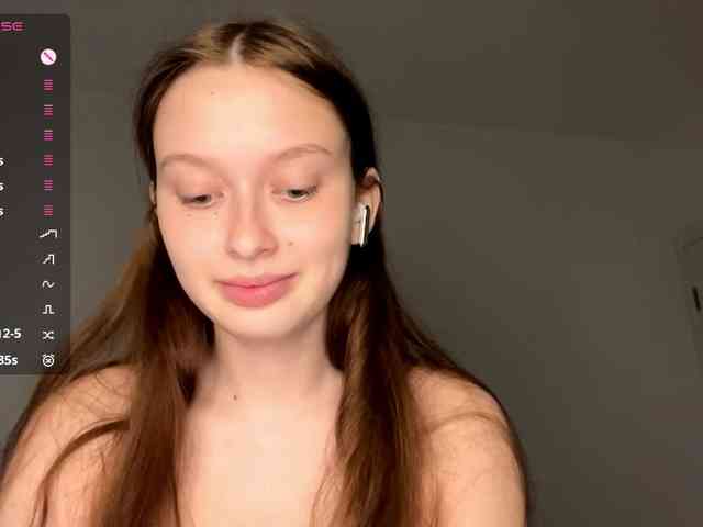 HanaHaeussler webcam