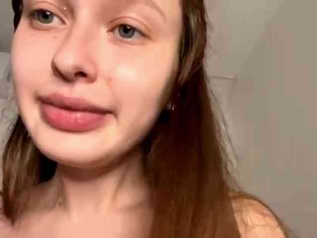 HanaHaeussler webcam