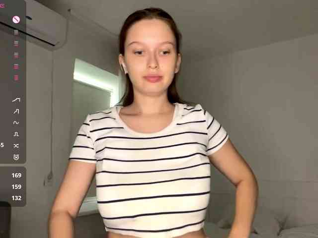 HanaHaeussler webcam