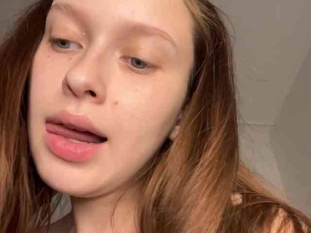 HanaHaeussler webcam