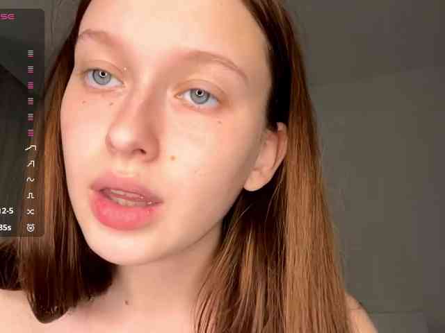 HanaHaeussler webcam