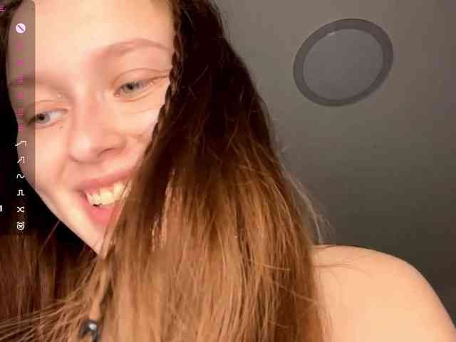 HanaHaeussler webcam