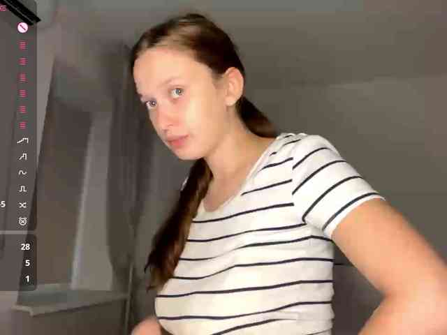HanaHaeussler webcam
