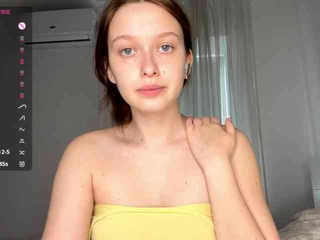 HanaHaeussler webcam