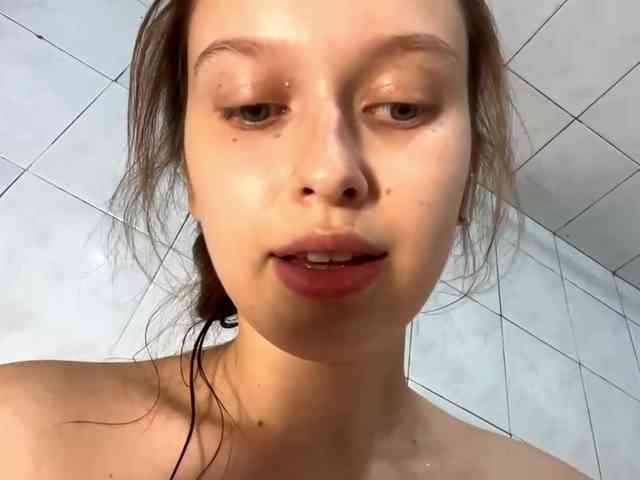 HanaHaeussler webcam