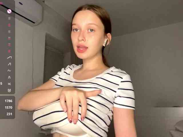 HanaHaeussler webcam