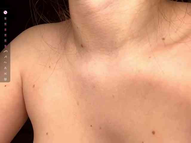 HanaHaeussler webcam