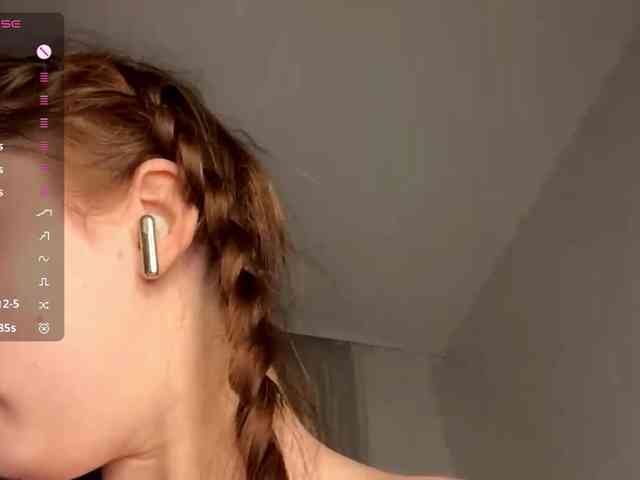 HanaHaeussler webcam