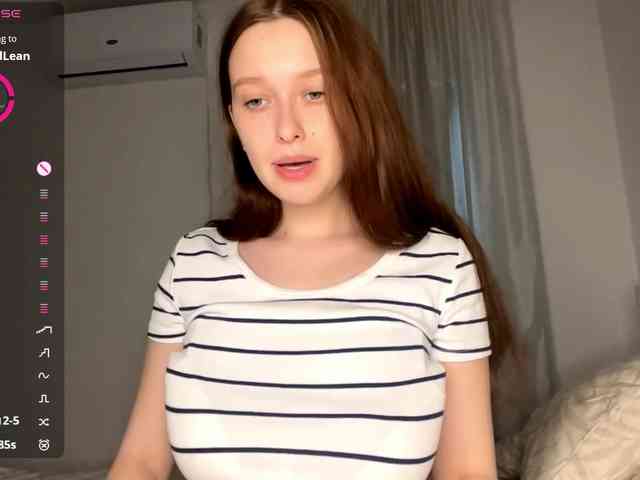 HanaHaeussler HanaHaeussler