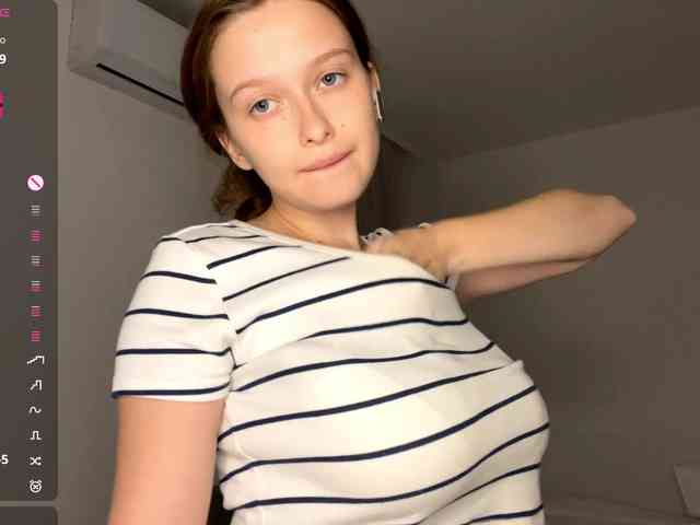 HanaHaeussler webcam