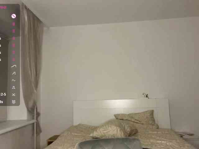 HanaHaeussler webcam