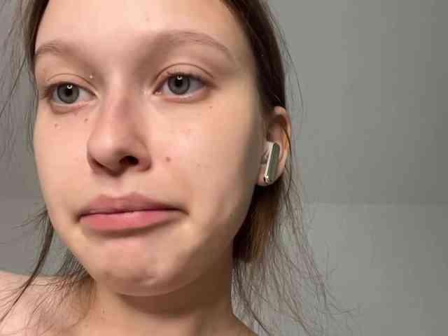 HanaHaeussler webcam