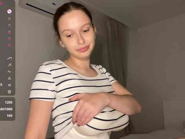 HanaHaeussler webcam