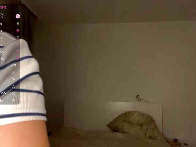 HanaHaeussler webcam