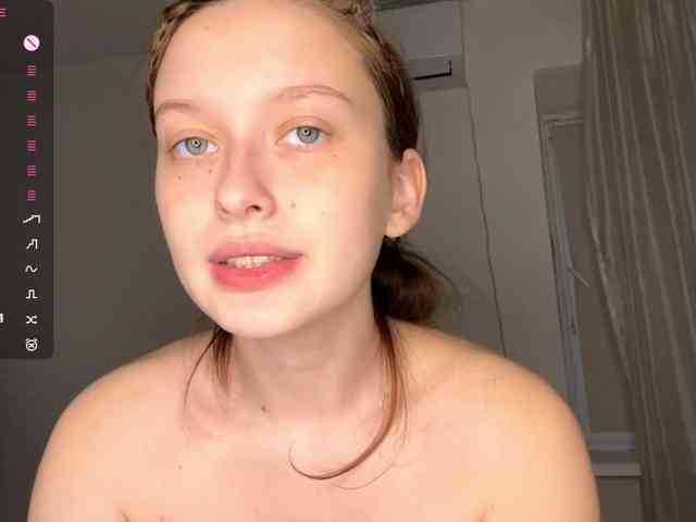 HanaHaeussler webcam