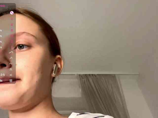 HanaHaeussler webcam