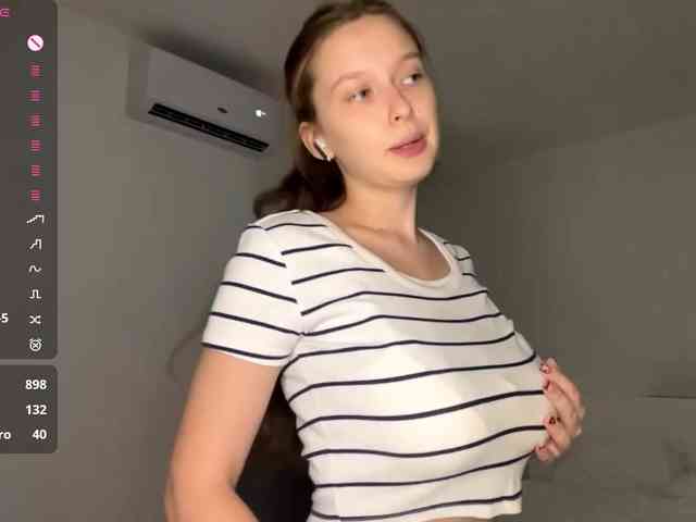 HanaHaeussler webcam