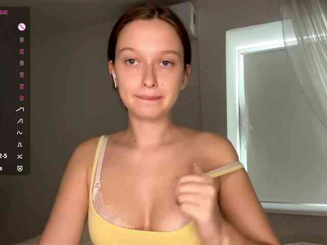 HanaHaeussler webcam
