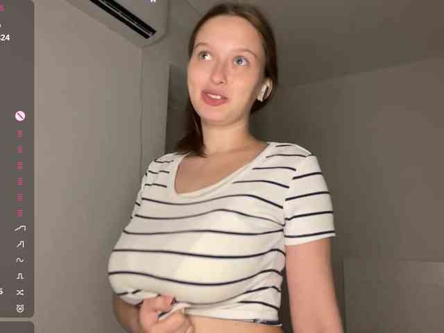 HanaHaeussler webcam