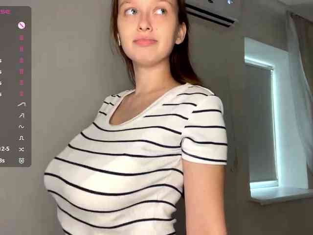 HanaHaeussler webcam