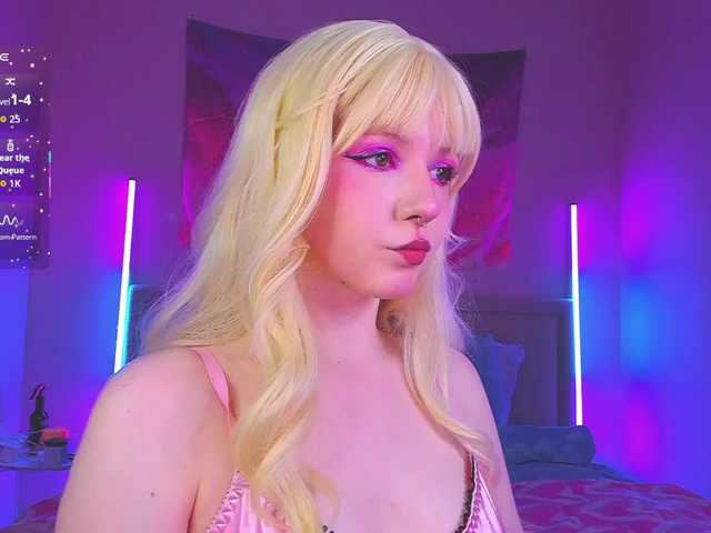 EvaforHIM live webcam show