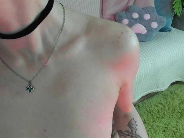 EllieRough live cam on BongaCams