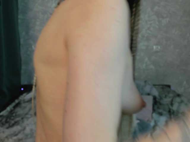 EllieRough live cam on BongaCams