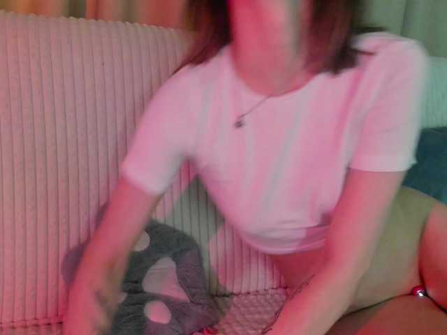 EllieRough live webcam show