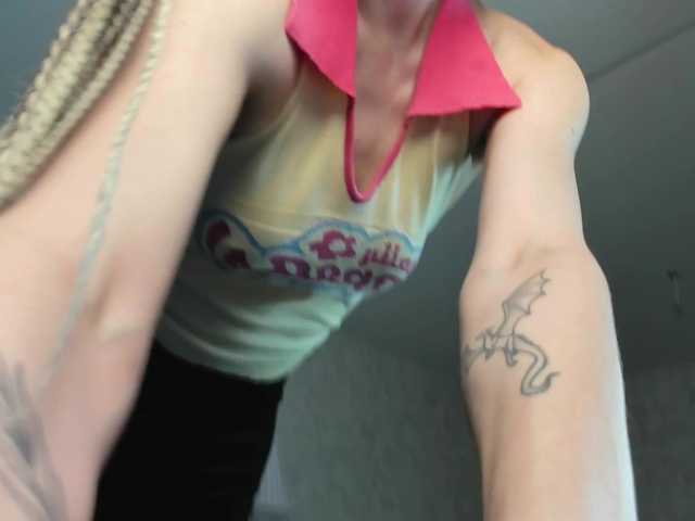 EllieRough live cam on BongaCams