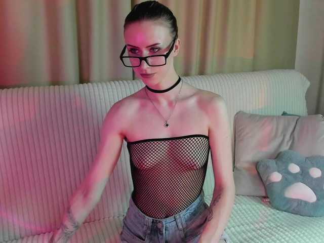 EllieRough live cam on BongaCams