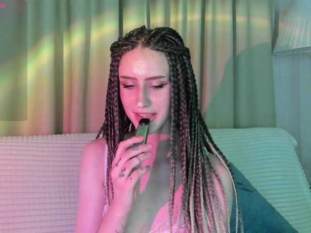 EllieRough live cam on BongaCams