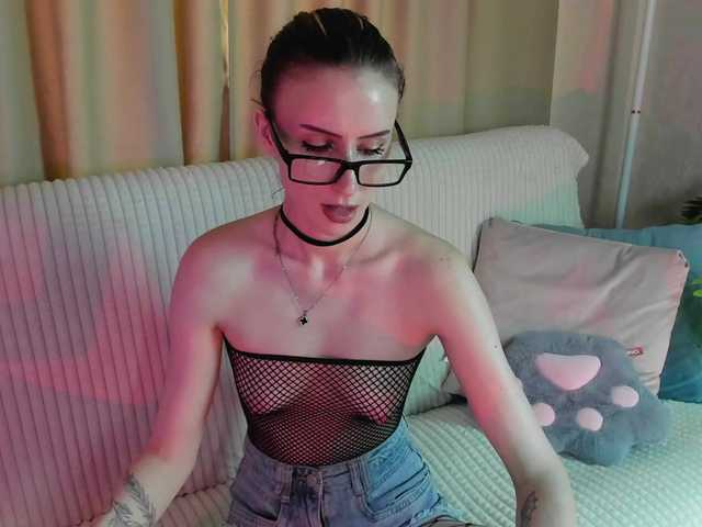 EllieRough live cam on BongaCams