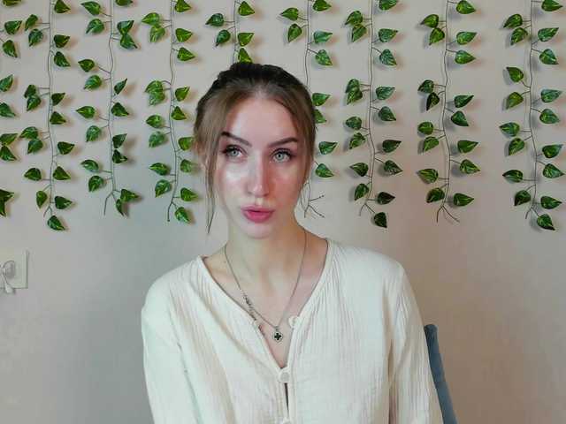 EllieRough live cam on BongaCams