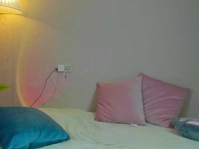 EllieRough webcam