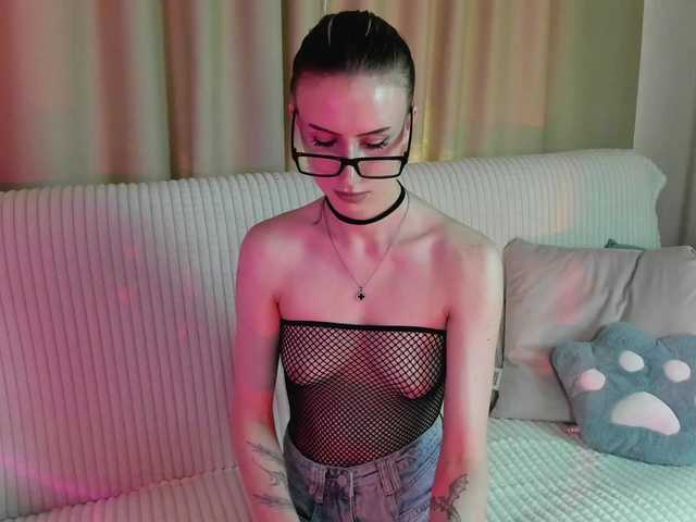 EllieRough live cam on BongaCams