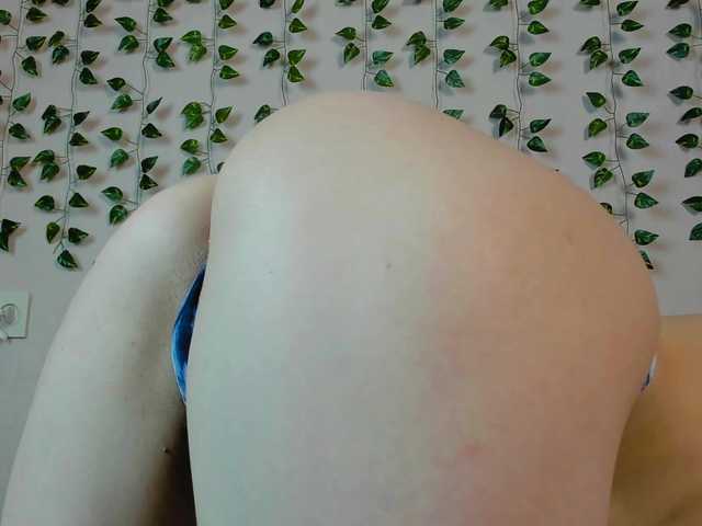 EllieRough live cam on BongaCams