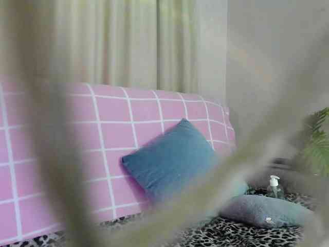EllieRough webcam