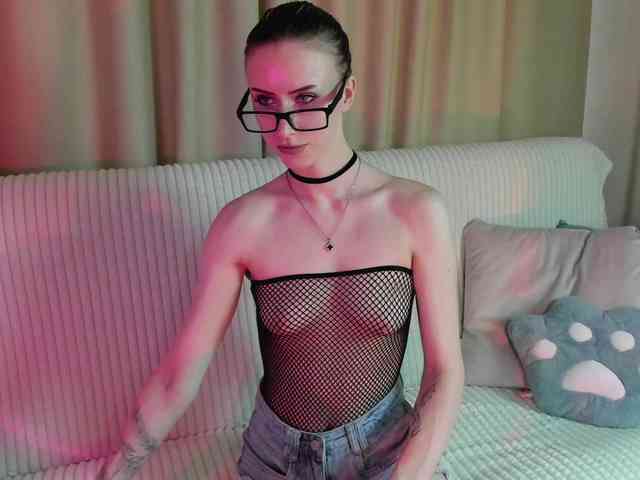 Model: EllieRough